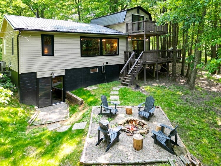 During your stay, enjoy the warm ambiance of the fire pit and yummy s'mores.