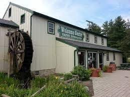 Exterior view of Hocking Hills Regional Welcome Center building